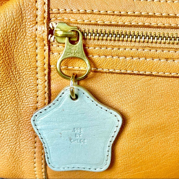 See By Chloe Ring Around Lambskin Bag w/ Star Keychain 2009 - Picture 4 of 7